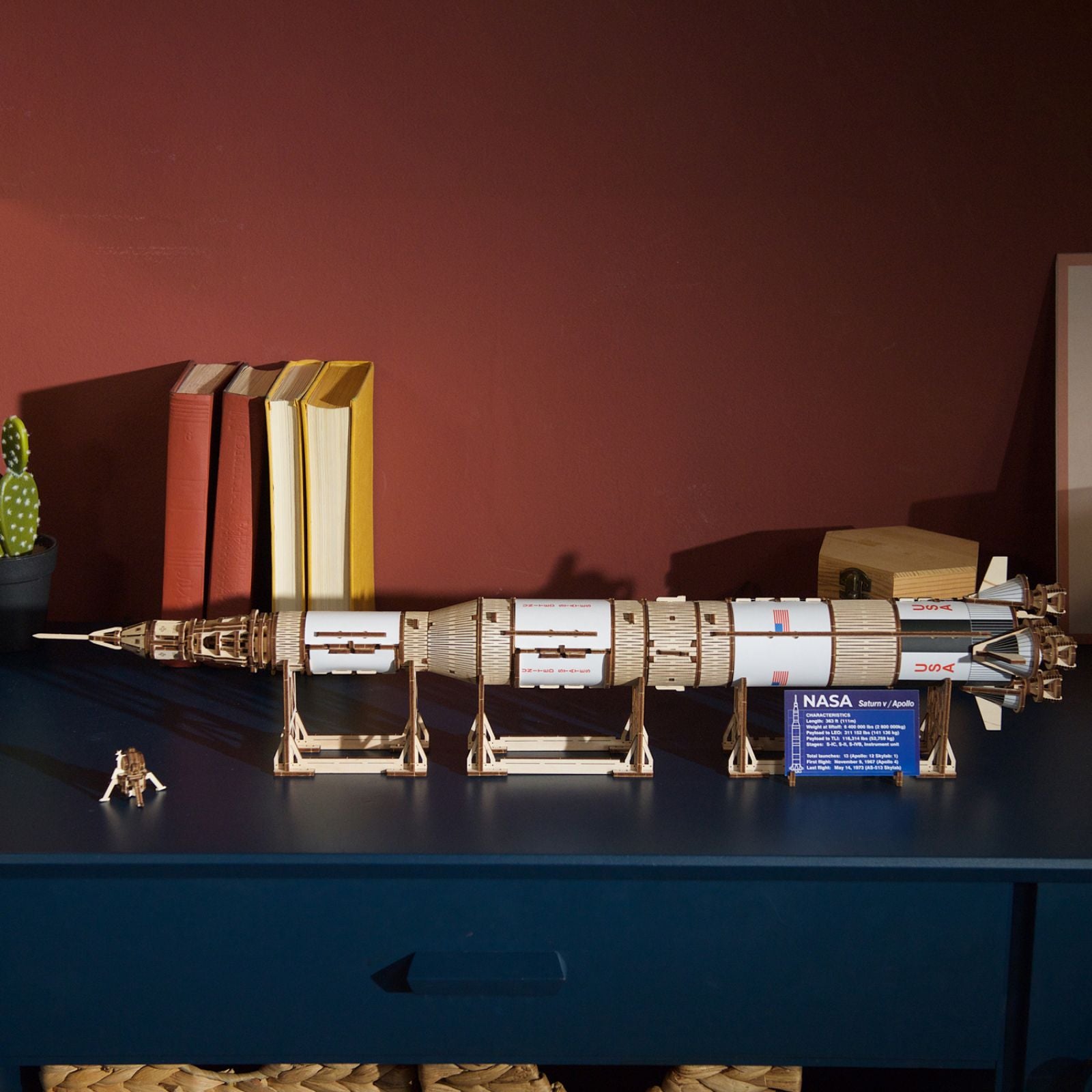 NASA Saturn V Rocket: Build the Rocket That Made History